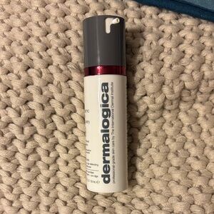 Dermalogica Dynamic Skin Recovery SPF 50 - White, Gray, and Red